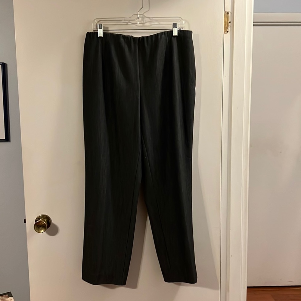 JH Collectibles gray flat front trousers